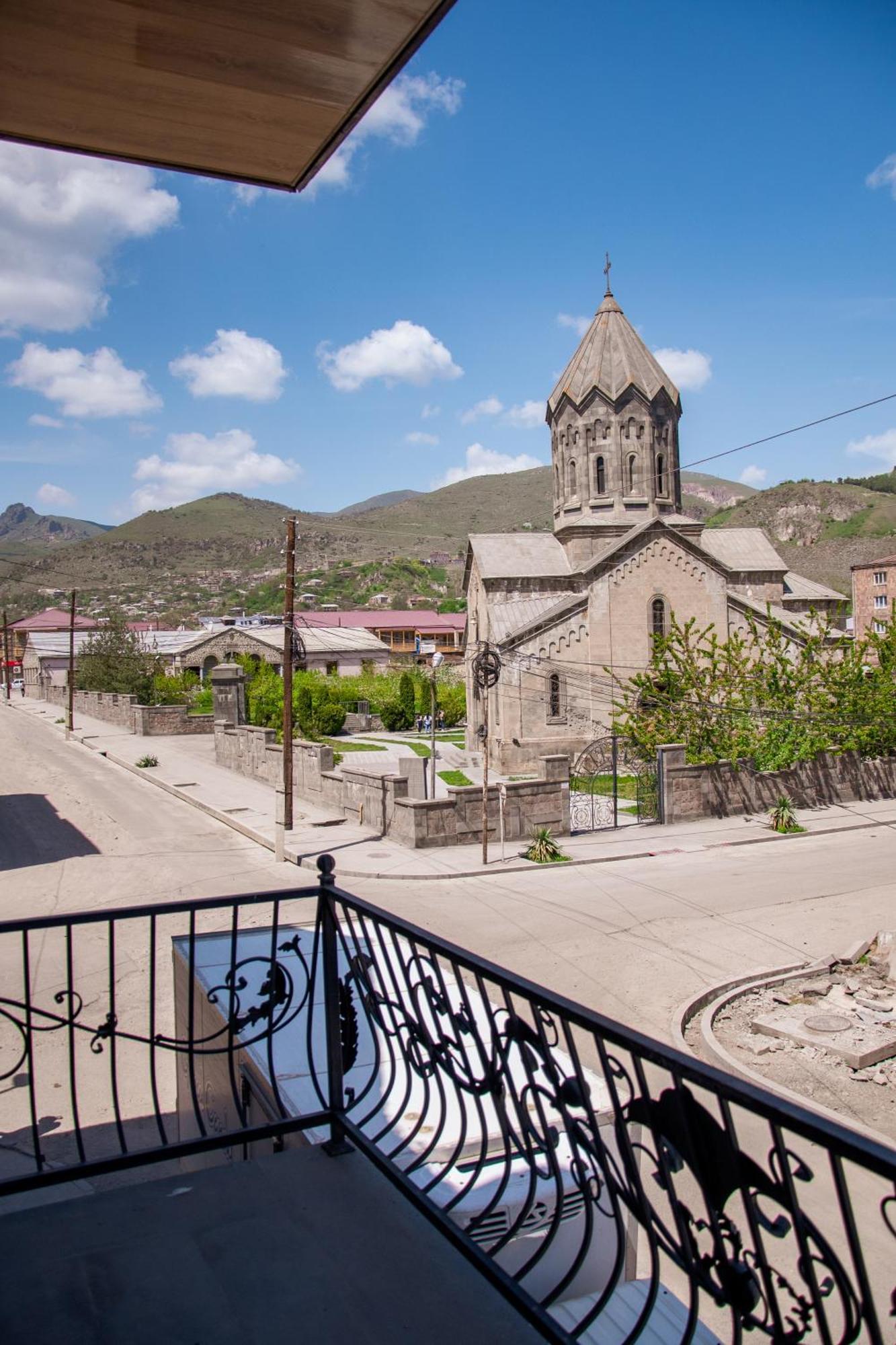 Har-Mar Hotel Goris Exterior photo